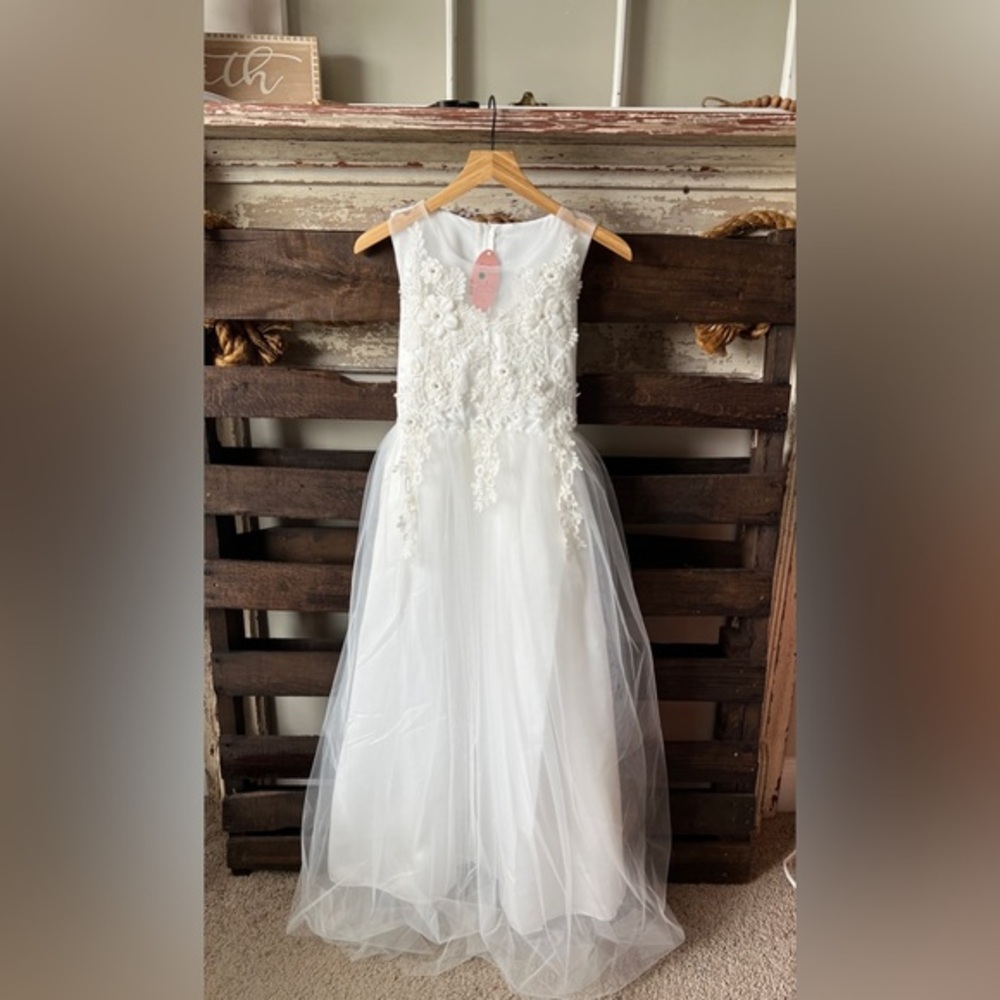 NWT BAIHUI Girls Formal Dress in White SMALL